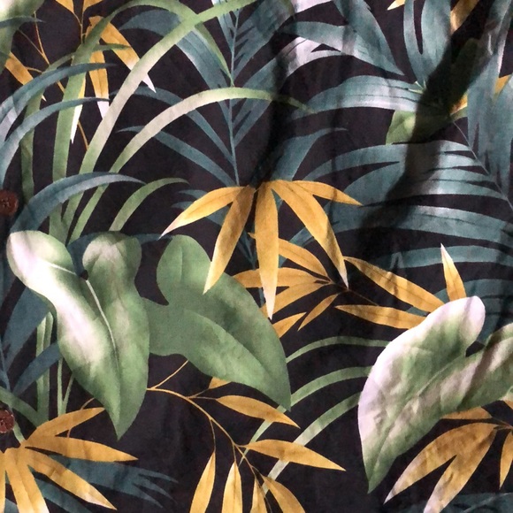 Hawaiian Tiki Shirt - Picture 3 of 9